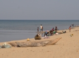 Dorfbevölkerung am Strand